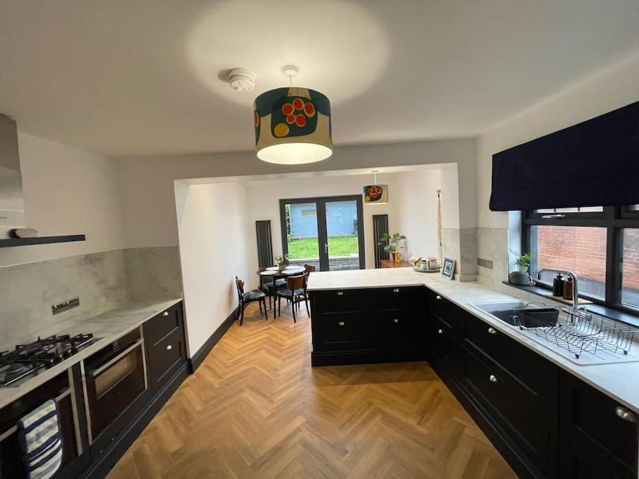 Cheerful 2 Bed House On Causeway Coastal Route With Parking Whiteabbey