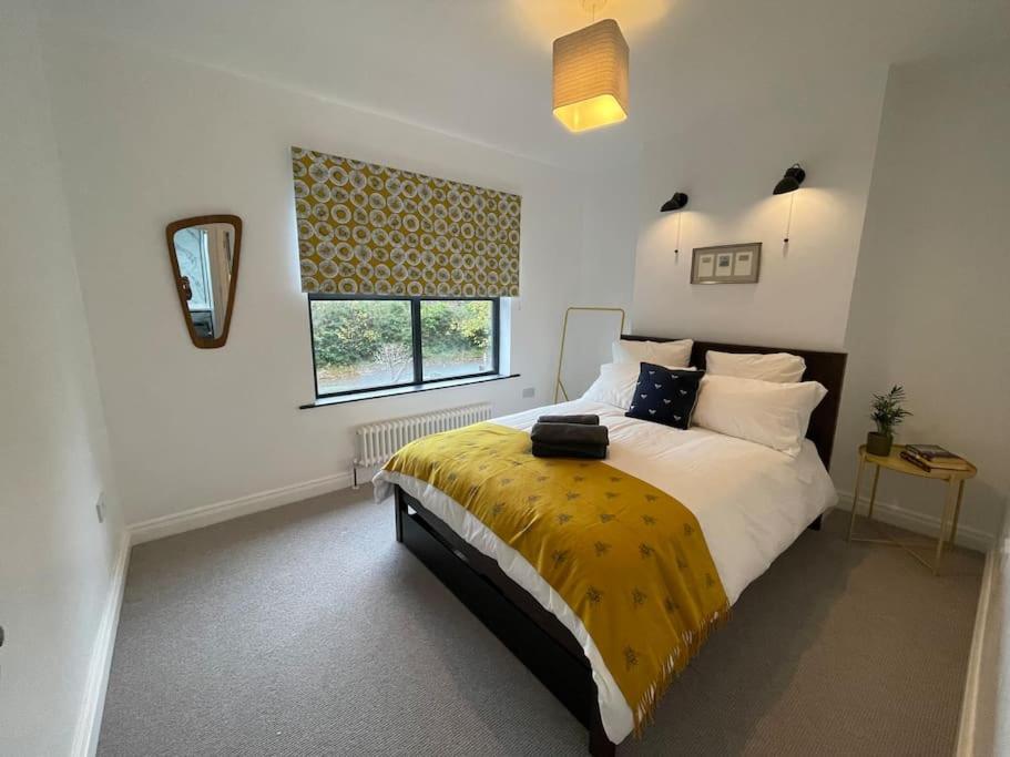 Cheerful 2 Bed House On Causeway Coastal Route With Parking * Whiteabbey