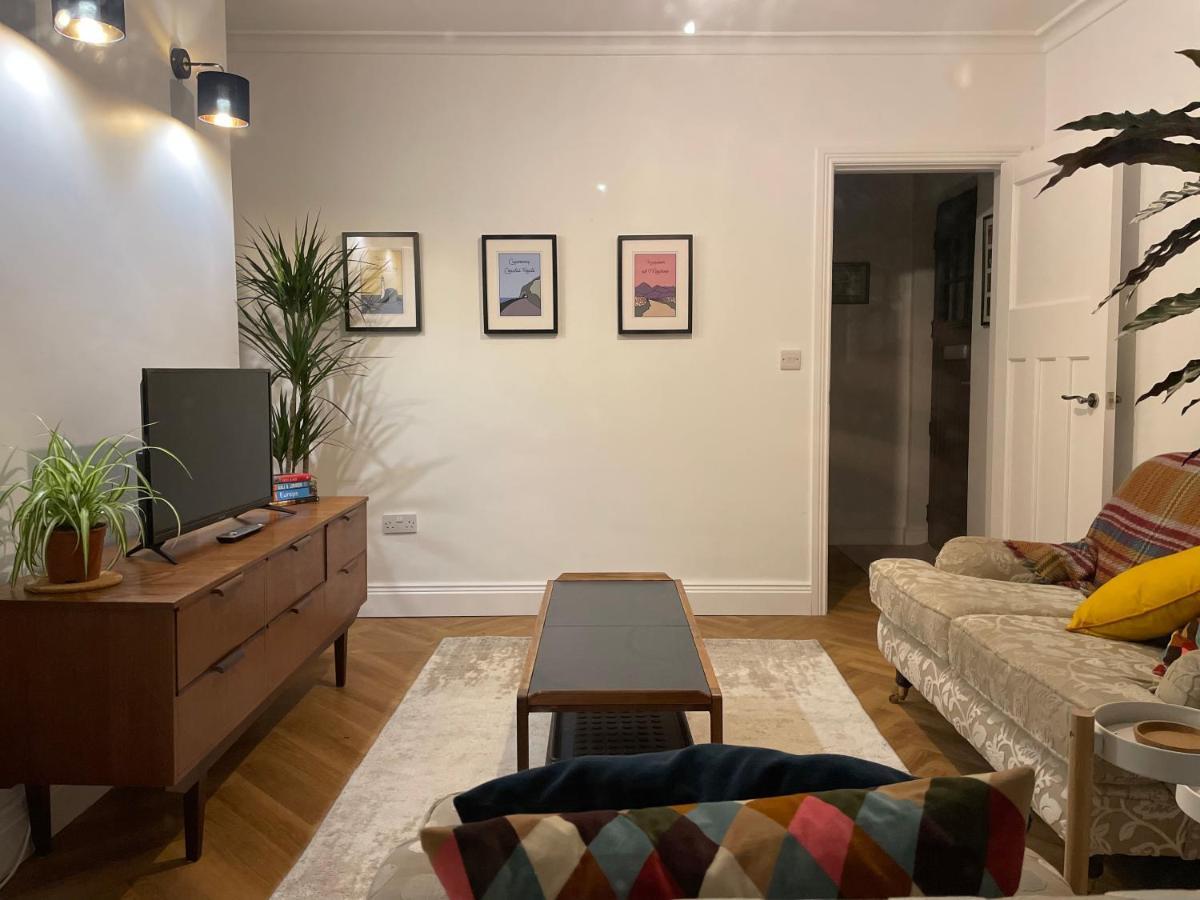 Cheerful 2 Bed House On Causeway Coastal Route With Parking