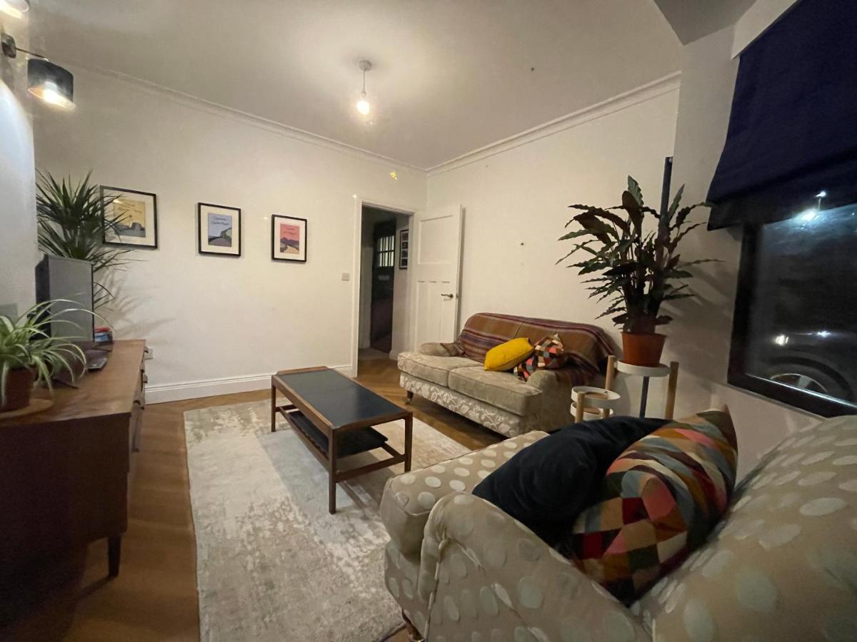 Holiday home Cheerful 2 Bed House On Causeway Coastal Route With Parking *