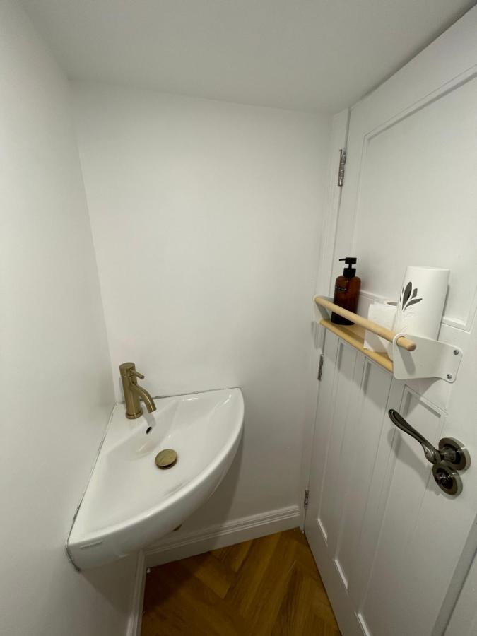 Holiday home Cheerful 2 Bed House On Causeway Coastal Route With Parking Whiteabbey